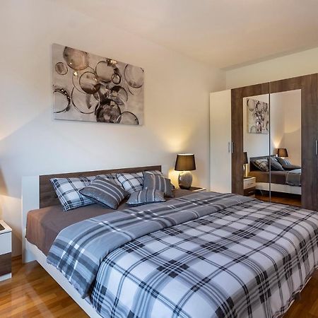 Apartmani Karoca 3 普拉 外观 照片