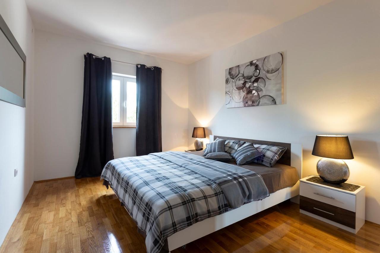 Apartmani Karoca 3 普拉 外观 照片