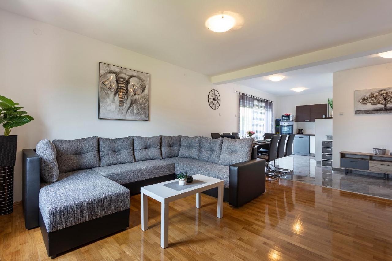 Apartmani Karoca 3 普拉 外观 照片