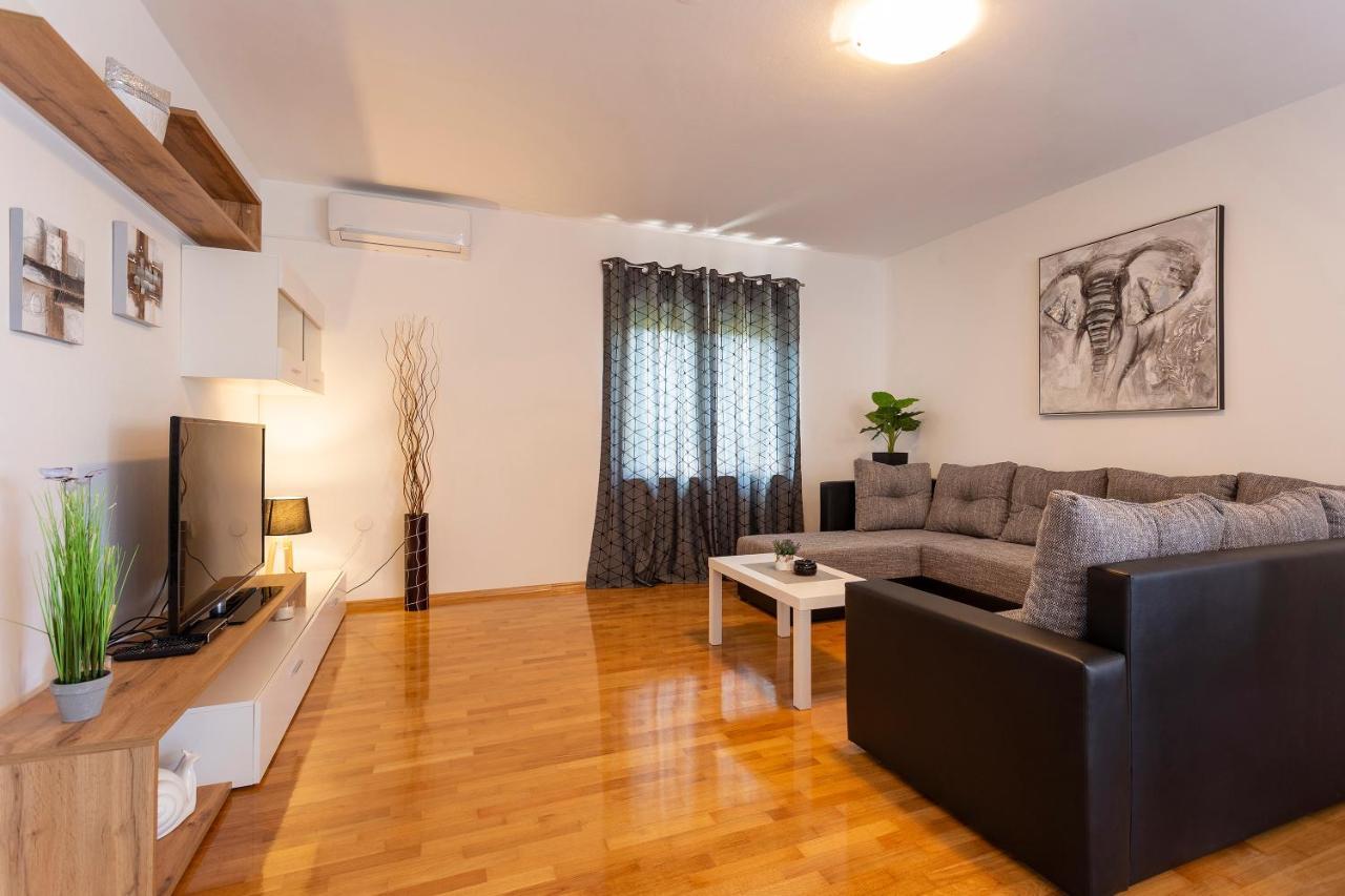 Apartmani Karoca 3 普拉 外观 照片